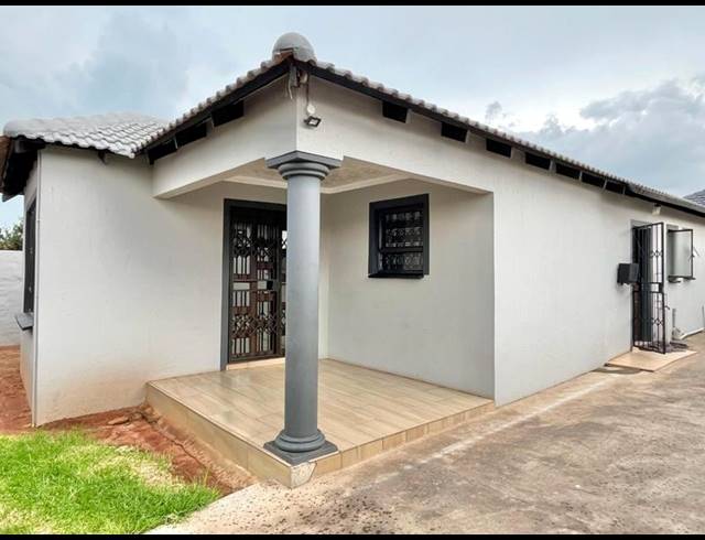 3 BEDROOM HOUSE FOR SALE IN VOSLOORUS